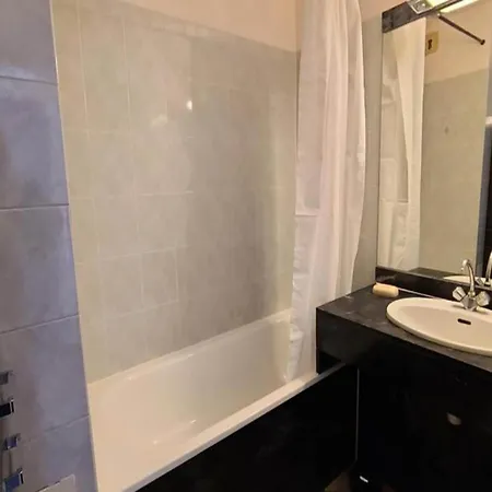 Charming Apt 20m From Beach In Apartment *